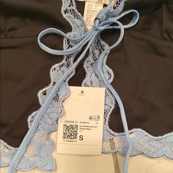 Betsey Johnson X Forever 21 sleep set - Picture 4 of 9